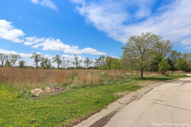 2647 Sanctuary Ln, Spring Grove, IL 60081