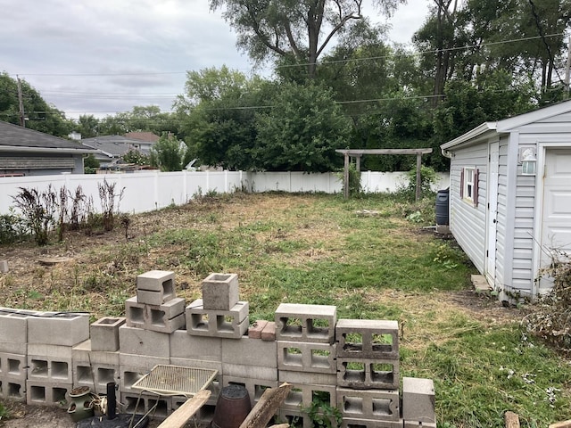 view of yard featuring fence