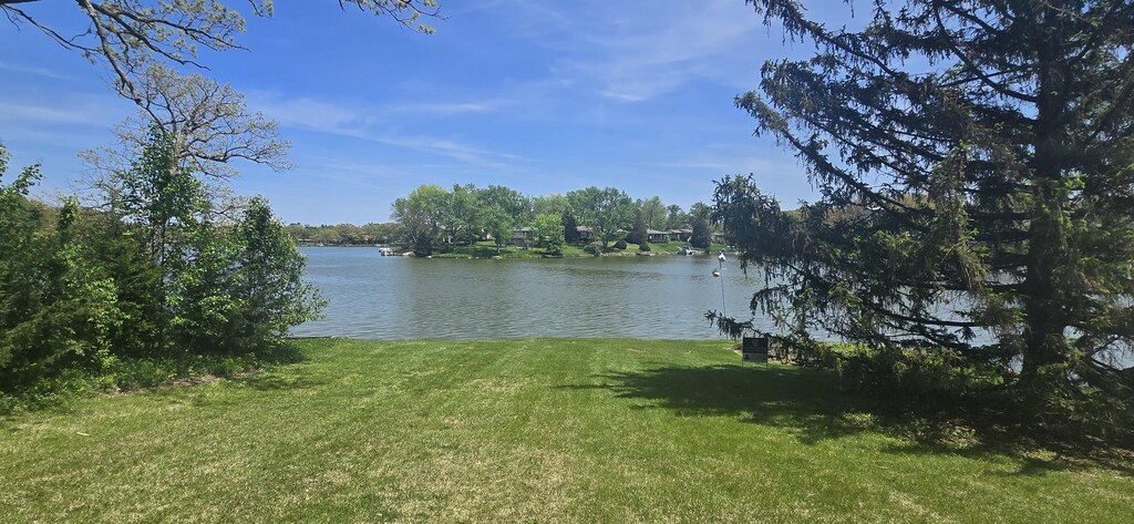 1118 Sunset Dr, Loda, IL 60948 - photo 1