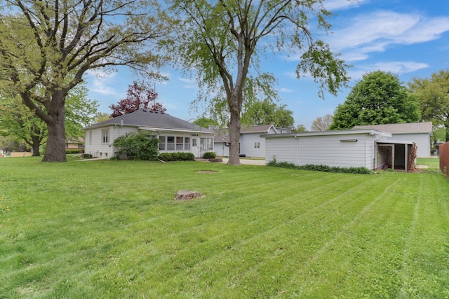704 S Cottage Ave, Normal, IL 61761 - view of green lawn