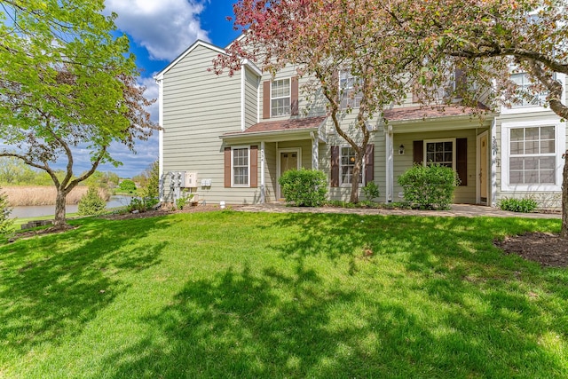 view of front of house featuring a front yard