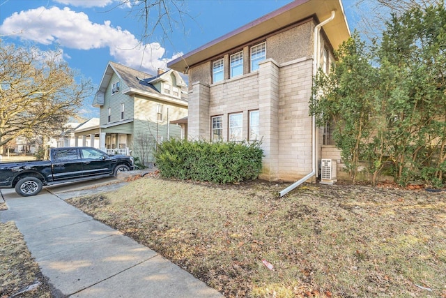 305 W Oregon St, Urbana, IL 61801 - view of home's exterior