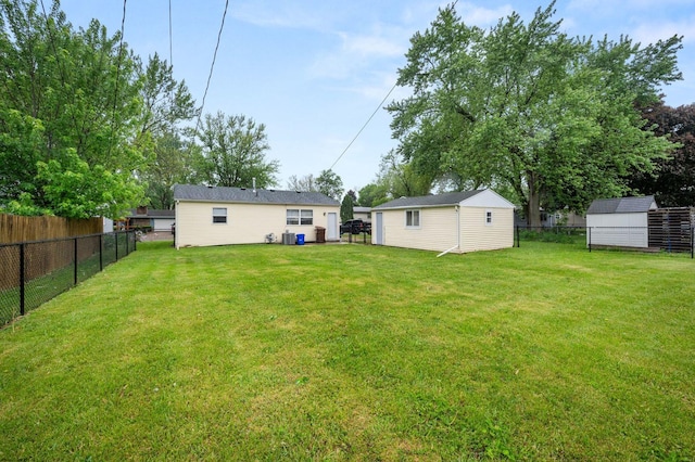 927 Lakeview Dr, Rochelle, IL 61068 - view of yard