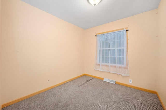 927 Lakeview Dr, Rochelle, IL 61068 - empty room with baseboards and carpet