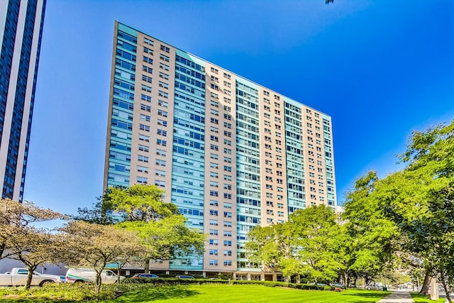 3180 N Lake Shore Dr Unit 4F, Chicago, IL 60657 - view of apartment building / complex