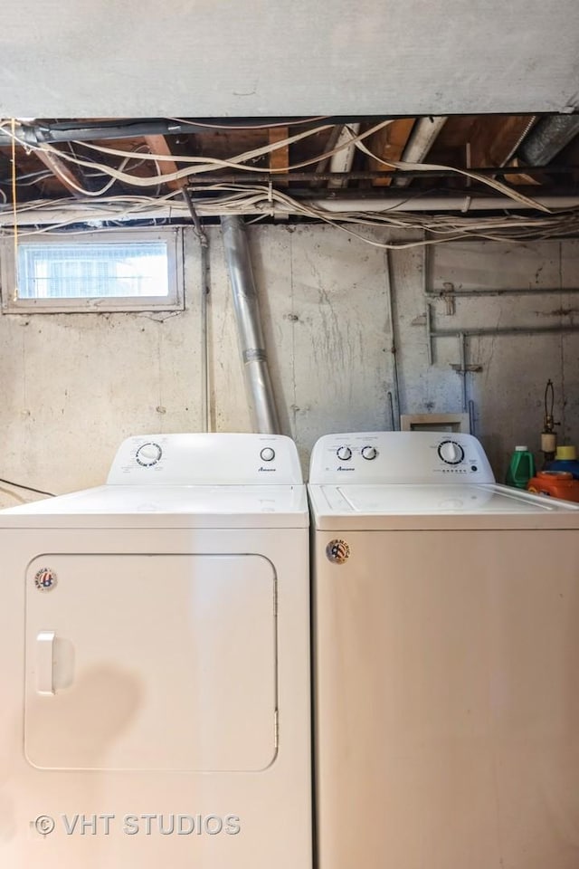 3714 W Lake Shore Dr, Wonder Lake, IL 60097 - clothes washing area with separate washer and dryer