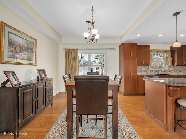 504 S Pierce Ave, Wheaton, IL 60187 - dining area featuring a chandelier, light wood finished floors, a tray ceiling, and recessed lighting