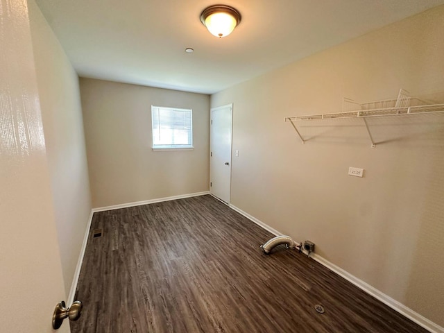 6604 Pasture Side Trl, Matteson, IL 60443 - laundry room with dark wood-style flooring, baseboards, and visible vents