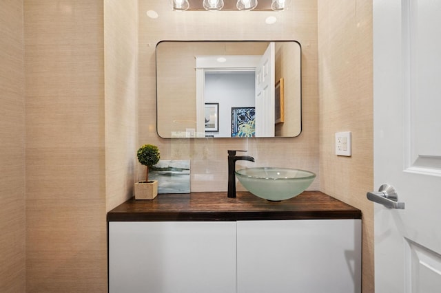 518 Winnetka Ave Unit 301, Winnetka, IL 60093 - bathroom featuring backsplash and vanity