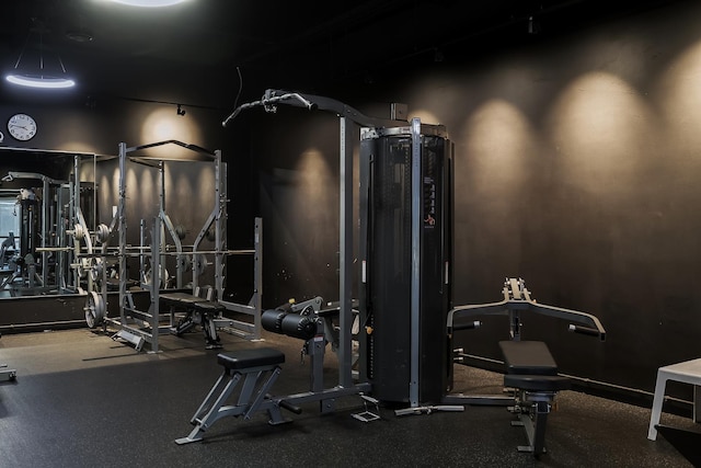 5415 N Sheridan Rd Unit 3004, Chicago, IL 60640 - view of exercise room
