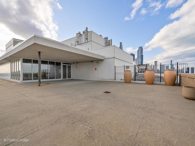 1515 S Prairie Ave Unit 1306, Chicago, IL 60605 - rear view of property with a gate
