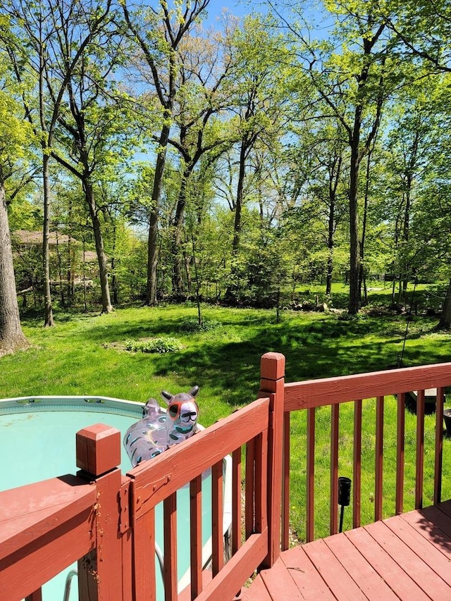 6N241 Roselle Rd, Roselle, IL 60172 - wooden terrace with a lawn