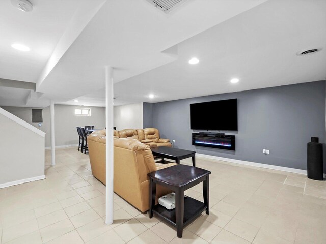 417 Oglesby Ave, Calumet City, IL 60409 - living area featuring visible vents, baseboards, light tile patterned flooring, and recessed lighting