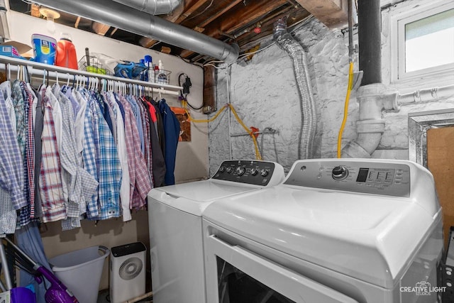 759 E Wilson St, Batavia, IL 60510 - washroom with washer and clothes dryer