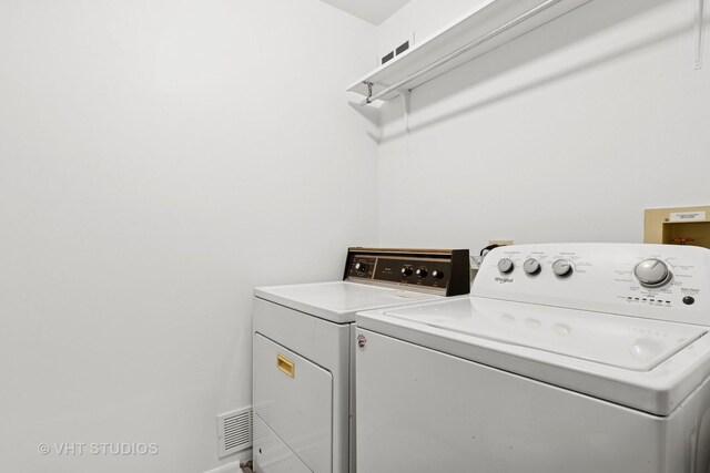 584 Williamsburg Ct Unit C2, Wheeling, IL 60090 - bedroom with carpet flooring and baseboards
