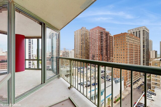 111 W Maple St Unit 1001, Chicago, IL 60610 - balcony with a view of city