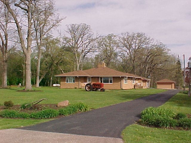 14518 Russellville Rd, Capron, IL 61012 - photo 1