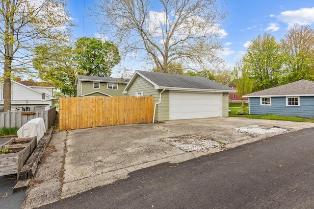 19 S 11th St, Saint Charles, IL 60174 - detached garage with fence