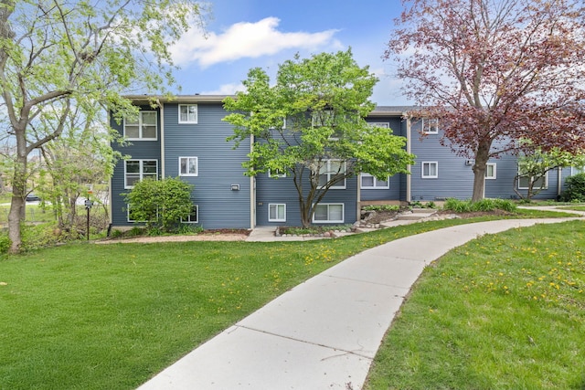 764 Terrace Ct Unit A, Elgin, IL 60120 - exterior space featuring a yard