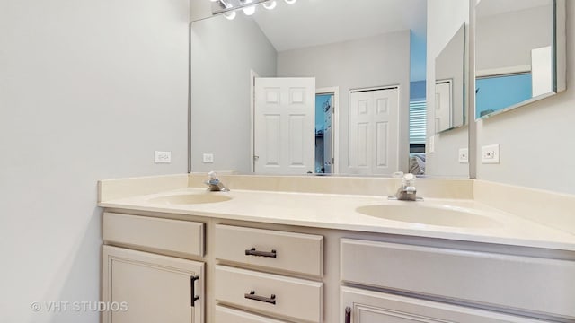 376 Willow Rd, Lakemoor, IL 60051 - full bath featuring double vanity and connected bathroom