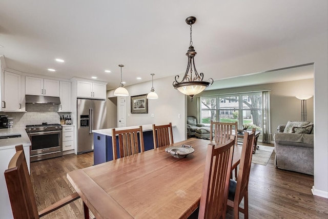 962 Thompson Blvd, Buffalo Grove, IL 60089 - dining room featuring dark wood finished floors and recessed lighting