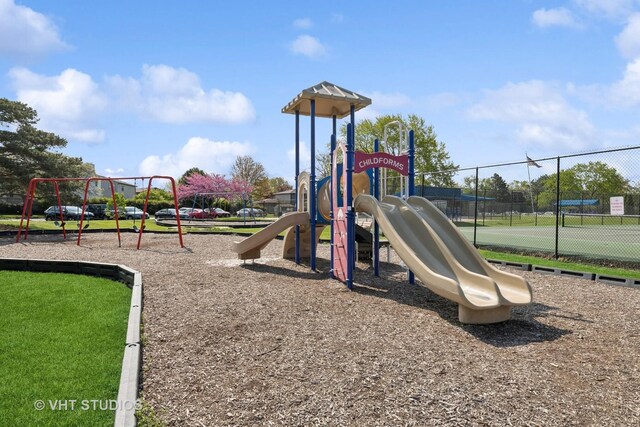 1450 Sandpebble Dr Unit 343, Wheeling, IL 60090 - community jungle gym featuring fence