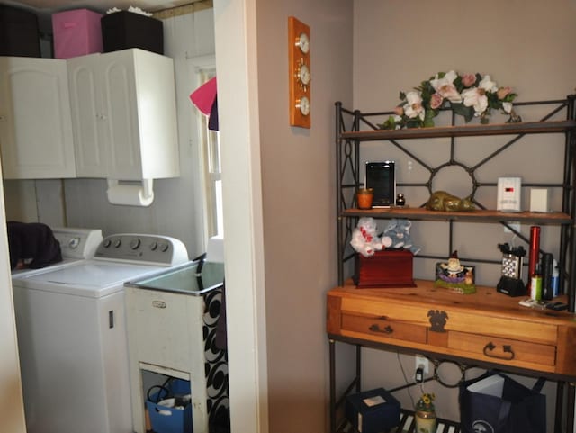 2912 Magellan Dr, Mchenry, IL 60051 - clothes washing area with washing machine and dryer and cabinet space