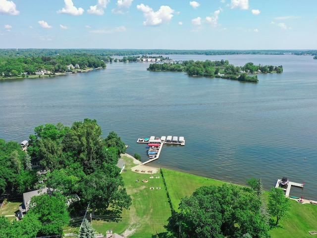 2912 Magellan Dr, Mchenry, IL 60051 - bird's eye view of a large body of water
