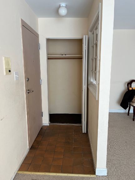 725 Grove Dr Unit 209, Buffalo Grove, IL 60089 - view of hall