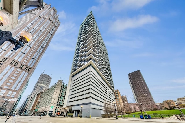 235 W Van Buren St Unit 3414, Chicago, IL 60607 - view of building exterior with a view of city