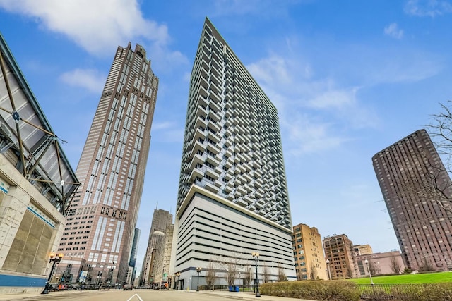 235 W Van Buren St Unit 3414, Chicago, IL 60607 - view of building exterior featuring a city view