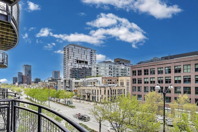 1000 W Washington Blvd Unit 342, Chicago, IL 60607 - balcony with a city view