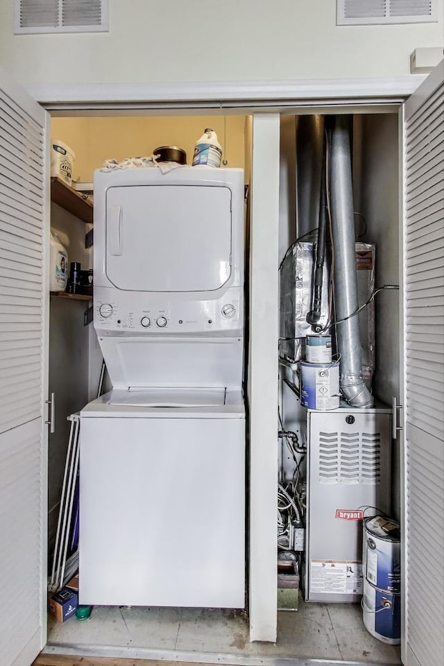 1000 W Washington Blvd Unit 342, Chicago, IL 60607 - laundry area featuring laundry area, stacked washer / dryer, and visible vents