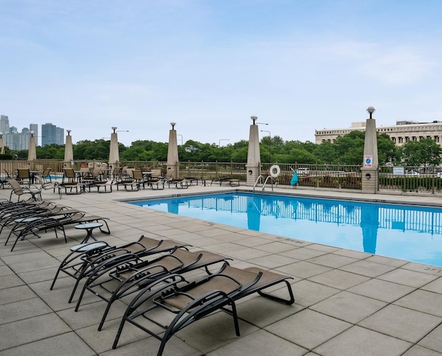 233 E 13th St Unit 2209, Chicago, IL 60605 - community pool featuring a patio