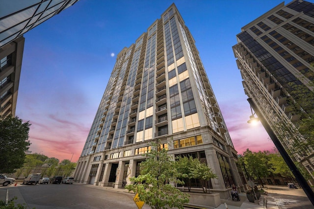 233 E 13th St Unit 2209, Chicago, IL 60605 - view of building exterior