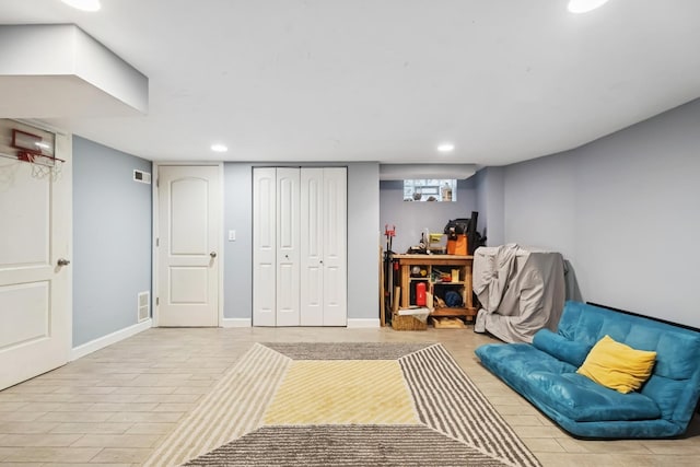 2815 W Jarvis Ave, Chicago, IL 60645 - living area with recessed lighting and wood finished floors