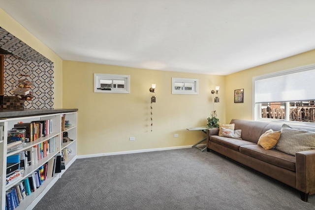 2815 W Jarvis Ave, Chicago, IL 60645 - carpeted living room with baseboards