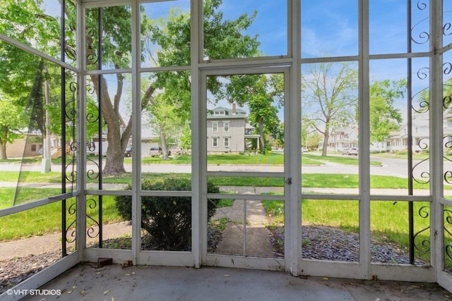 1027 Paul St, Ottawa, IL 61350 - unfurnished sunroom with plenty of natural light