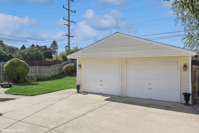 view of detached garage
