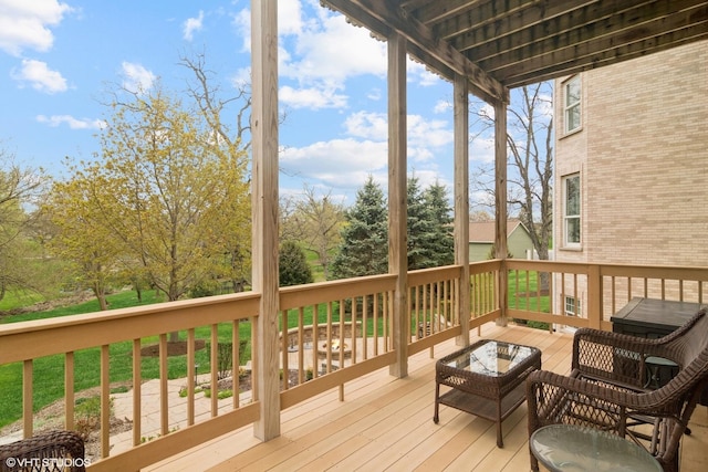 view of front of house featuring a front lawn and brick siding