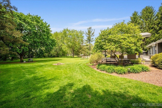6N198 Old Homestead Rd, Saint Charles, IL 60175 - view of grassy yard with view of scattered trees