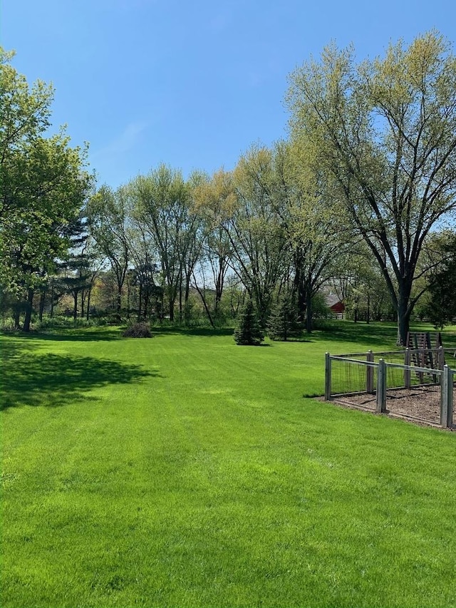 6N198 Old Homestead Rd, Saint Charles, IL 60175 - view of grassy yard