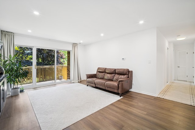 925 Spring Hill Dr Unit 211, Northbrook, IL 60062 - living area featuring wood finished floors and recessed lighting