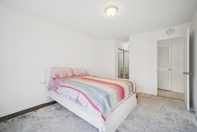 925 Spring Hill Dr Unit 211, Northbrook, IL 60062 - bedroom with a closet and baseboards