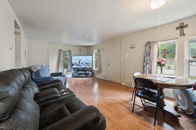 808 Gillette Ave, Aurora, IL 60506 - photo 4