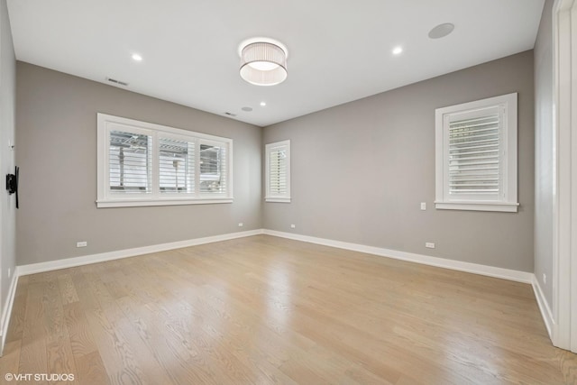 216 S Green St Unit 1N, Chicago, IL 60607 - empty room featuring light wood-style flooring, baseboards, and recessed lighting