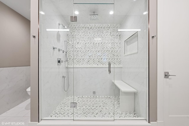 216 S Green St Unit 1N, Chicago, IL 60607 - full bath with a stall shower, toilet, recessed lighting, and marble finish flooring