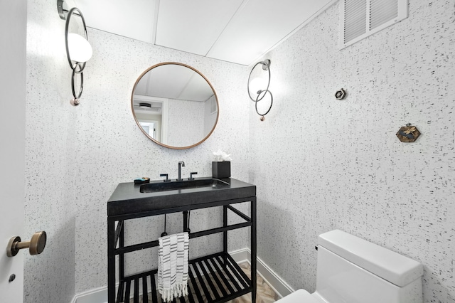 1040 N Lake Shore Dr Unit 4C, Chicago, IL 60611 - half bath featuring a sink and toilet