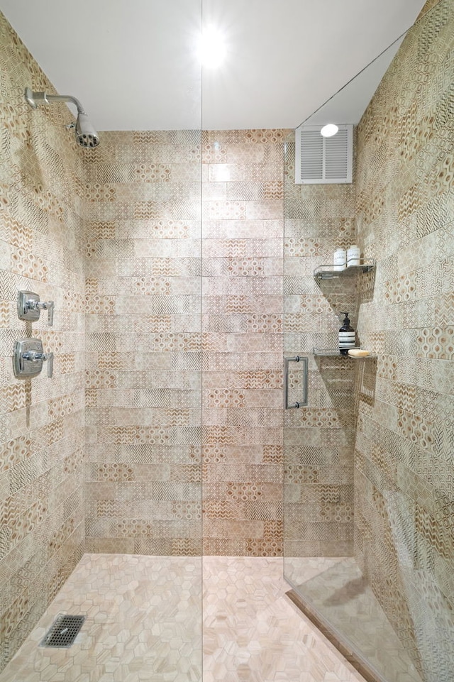 1040 N Lake Shore Dr Unit 4C, Chicago, IL 60611 - bathroom featuring a walk in shower
