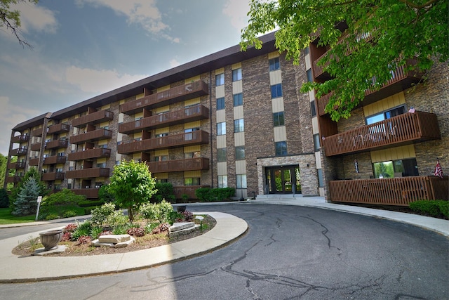 120 N Lakeview Dr Unit 310, Bloomingdale, IL 60108 - photo 1